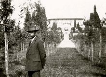 B. Berenson nel giardino de I Tatti, Settignano primo '900.