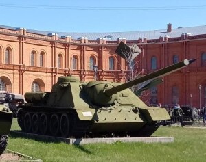 su-100_in_the_military-historical_museum_of_artillery_engineering_troops_and_signal_corps-_st-_petersburg