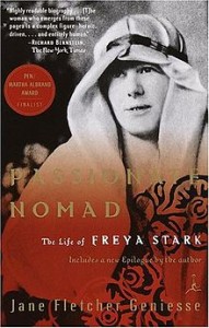 Copertina di Passionate Nomad, biografia di Freya Stark di Jane F. Geniesse