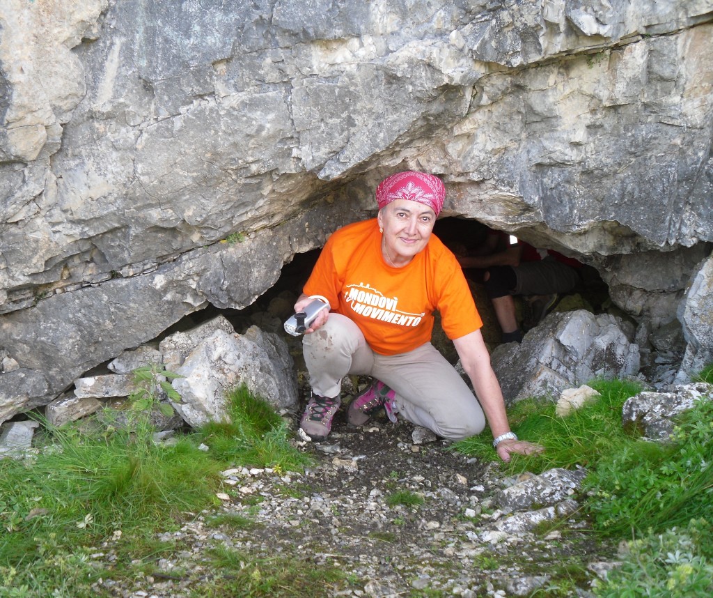 Daniela Oggerino, figlia di Umberto, esce dalla grotta. 27 luglio 2014